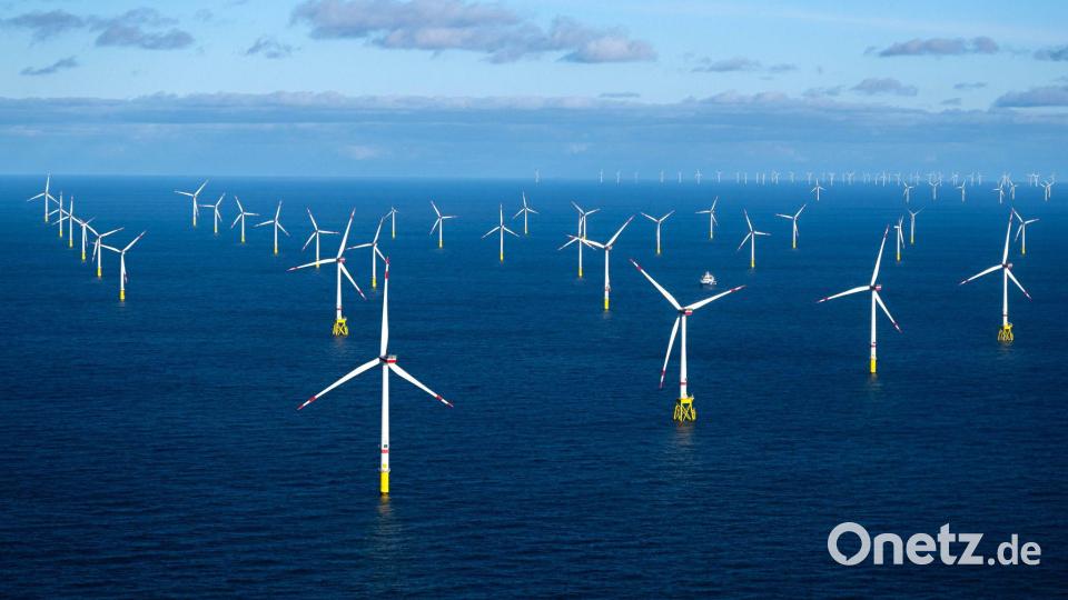 Wenn der Wind an der Nordsee nicht weht, wird weniger Strom aus Windkraft gewonnen. (Archivbild) Bild: Sina Schuldt/dpa
