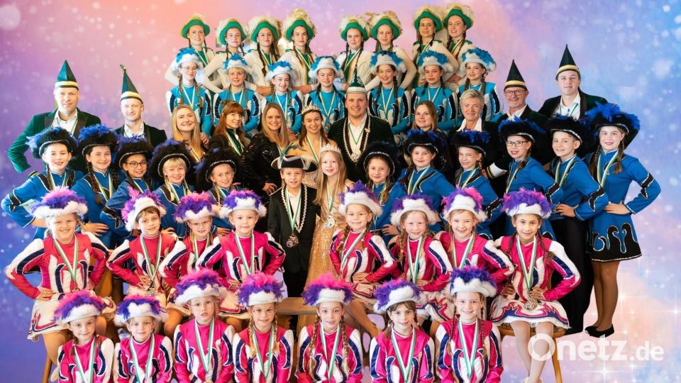 Die Kohlberger Garde steht in den Startlöchern. Unter dem Motto "Magische Welten" regieren das Prinzenpaar Lisa I. und Sebastian II. sowie das Kinderprinzenpaar Annika II. und Noah I. in der närrischen Zeit. Bild: Manuela Kellermann