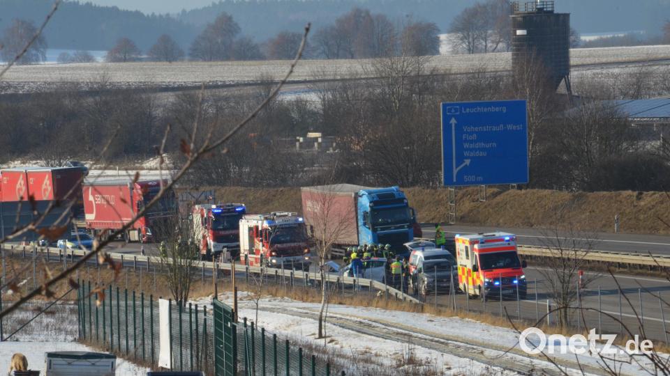 Der Verkehr wurde einspurig am Unfallgeschehen vorbeigeleitet. Bild: dob