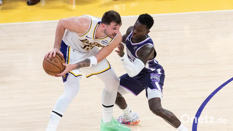 Doncic (l) und Schröder sind schon häufiger aneinandergeraten. (Archivbild) Bild: Ringo Chiu/ZUMA Press Wire/dpa