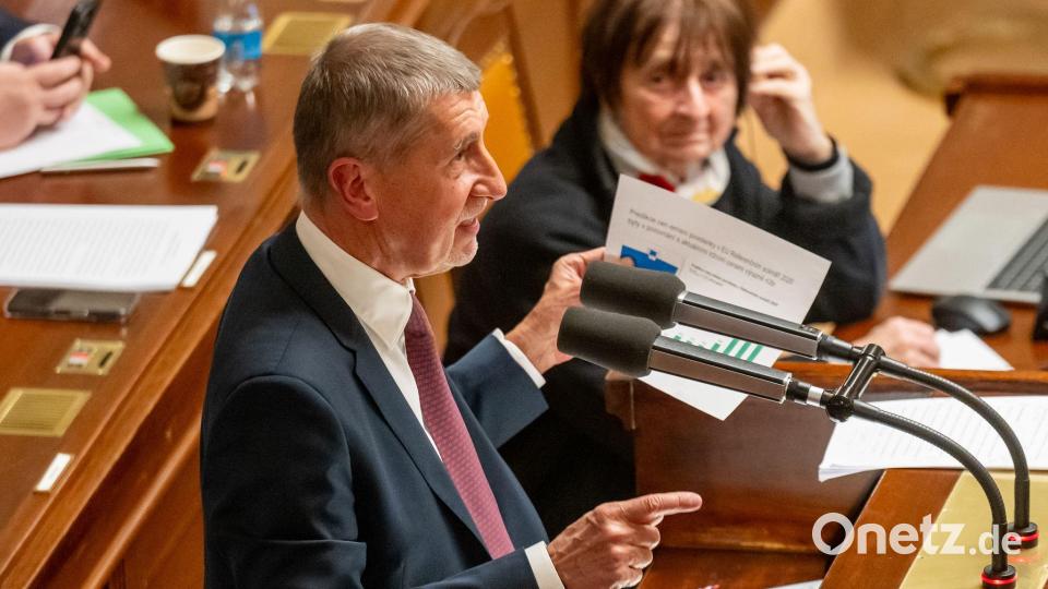 Tschechiens Ministerpräsident Andrej Babis kann nach einer gewonnenen Vertrauensabstimmung weiterregieren. (Archivbild) Bild: Deml Ondøej/CTK/dpa