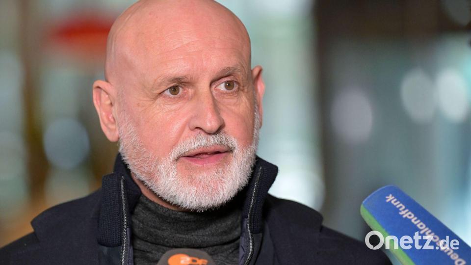 dbb-Chef Volker Geyer warnt vor weiteren Streiks. Bild: Michael Bahlo/dpa