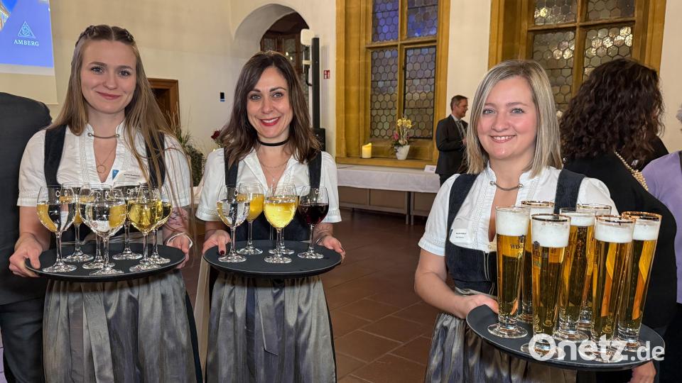 Wieder einmal hat die Stadt zu ihrem traditionellen Neujahrsempfang geladen. Für Michael Cerny war es der letzte als Oberbürgermeister. Rund 350 Gäste kamen in den Großen Rathaussaal. Bild: Petra Hartl