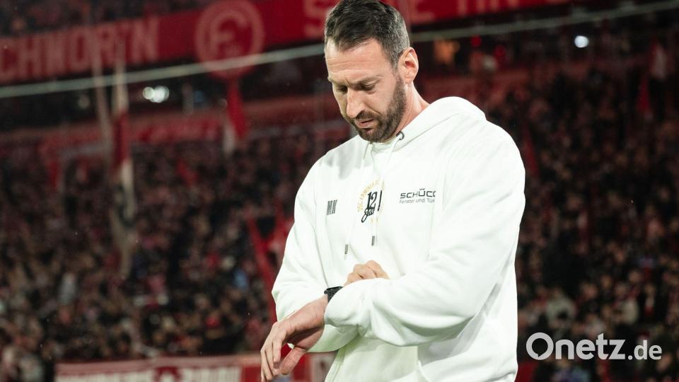 Bielefelds Trainer Kniat verpasst einen Punkt mit Arminia in Düsseldorf. Bild: Marius Becker/dpa