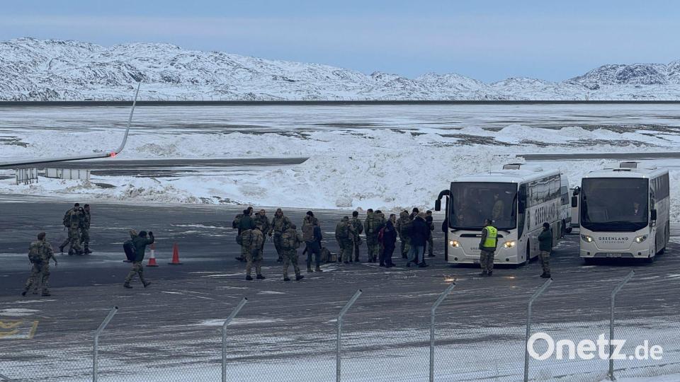Bundeswehr-Team kommt abends auf Grönland an Bild: Julia Wäschenbach/dpa