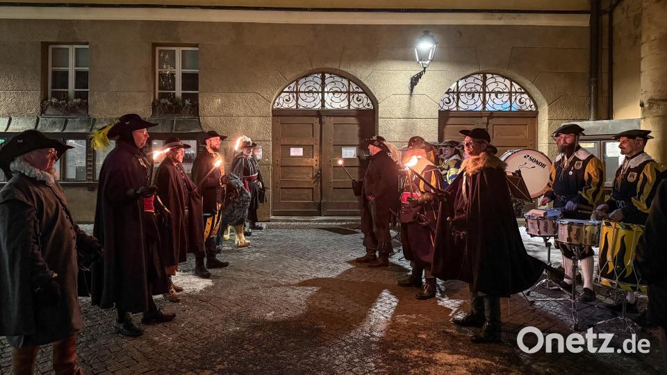 Wieder einmal hat die Stadt zu ihrem traditionellen Neujahrsempfang geladen. Für Michael Cerny war es der letzte als Oberbürgermeister. Rund 350 Gäste kamen in den Großen Rathaussaal. Bild: Petra Hartl