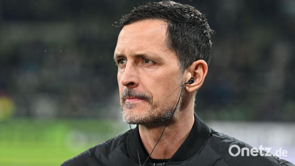 Angespannt vor dem Anpfiff: Frankfurts Trainer Dino Toppmöller. Bild: dpa
