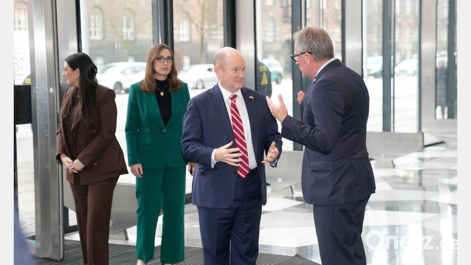 Eine US-Delegation kritisiert Trump beim Besuch in Dänemark. Bild: Sebastian Elias Uth/Ritzau Scanpix Foto/AP/dpa