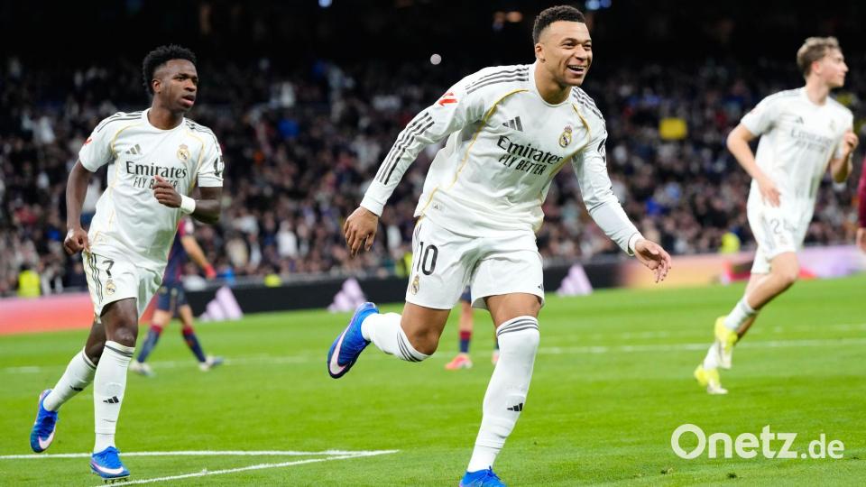 Kylian Mbappé brachte Real Madrid per Elfmeter gegen Levante in Führung. Bild: Jose Breton/AP/dpa