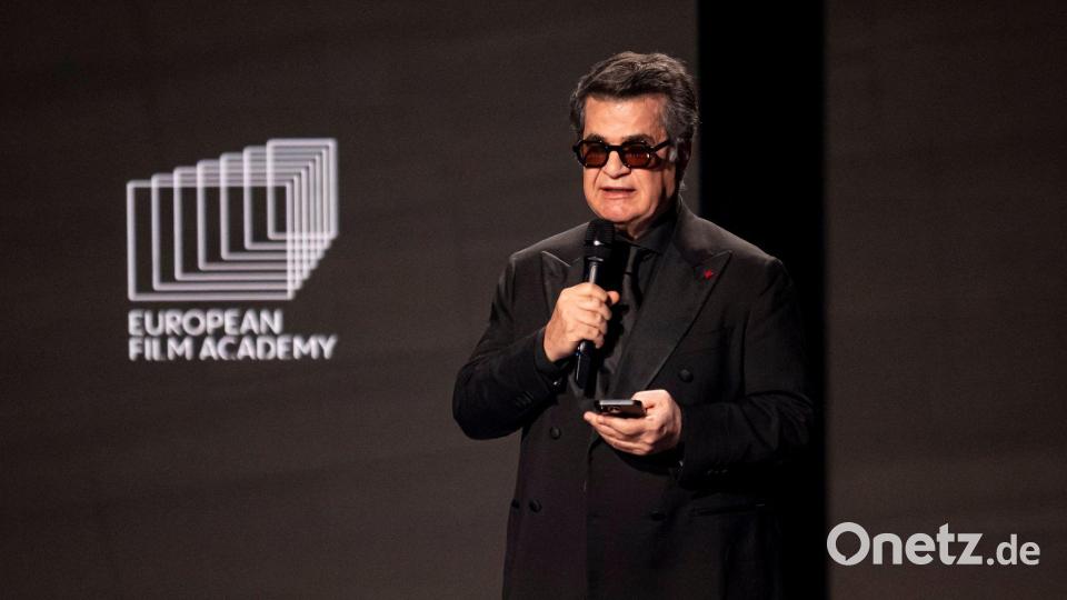 Mit einem dramatischen Appell hat der iranische Filmemacher Jafar Panahi (65) an die Lage in seinem Heimatland erinnert. Bild: Fabian Sommer/dpa