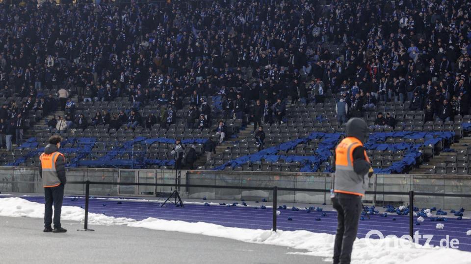 Viele Hertha-Fans verließen aus Protest das Stadion. Bild: Andreas Gora/dpa