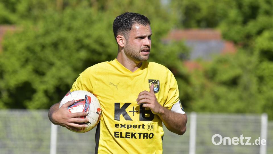 Maximilian Witzel wechselt zur neuen Saison vom FC Amberg zurück zum 1. FC Neukirchen. Bild: Hubert Ziegler