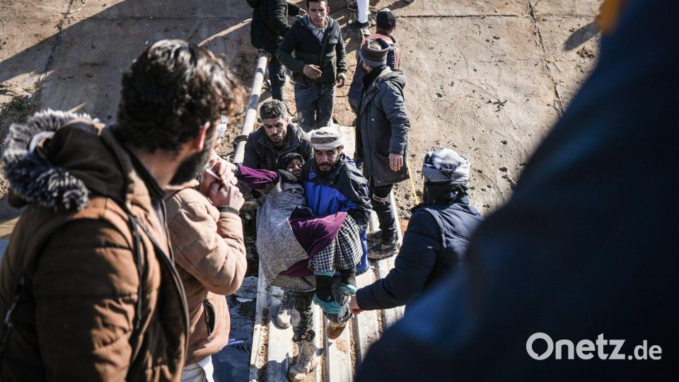 „Die neue Regierung steht weiter vor der Aufgabe, das Land zu einen und Sicherheit und 
Schutz für alle Einwohnerinnen und Einwohner Syriens zu gewährleisten“, führt die Bundesregierung in ihrer Antwort auf die Anfrage der Linksfraktion aus. (Archivfoto) Bild: Moawia Atrash/dpa