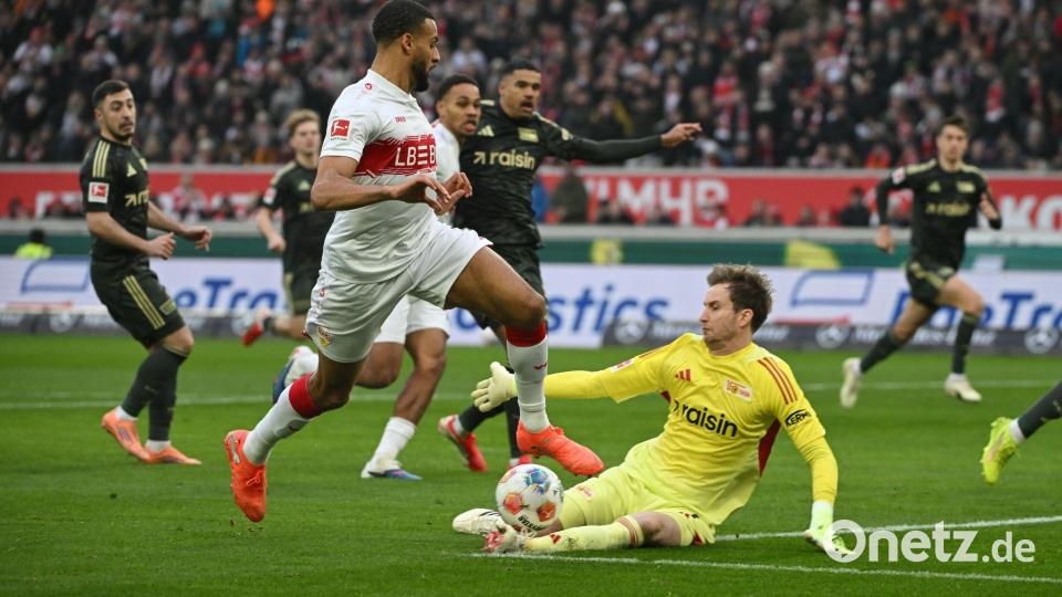 Vergab die erste Stuttgarter Chance: Josha Vagnoman (M). Bild: Marijan Murat/dpa