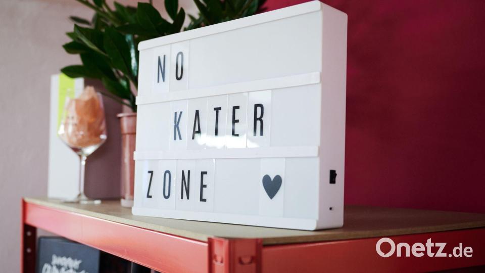 Wer auf Alkohol verzichtet, schläft nicht nur besser. (Symbolbild) Bild: Annette Riedl/dpa/dpa-tmn