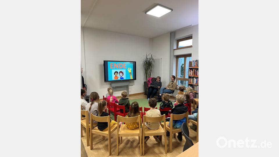 Jeden Donnerstag gibt es außerdem Vorlesestunden. Bild: Regionalbibliothek Weiden