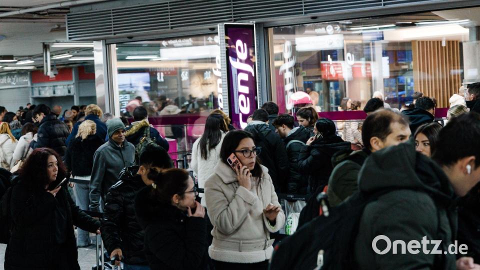 "Es war wie ein Erdbeben", sagte ein Passagier. Bild: Carlos Luján/EUROPA PRESS/dpa