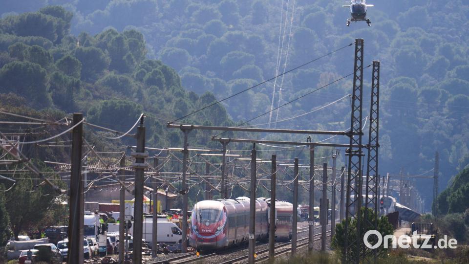 Tragisches Zugunglück im Süden Spaniens Bild: Manu Fernandez/AP/dpa