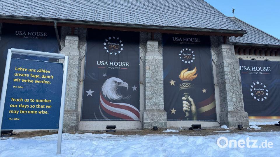 USA House in Davos: Pomp und Glaube eng beieinander. Bild: Benedikt von Imhoff/dpa