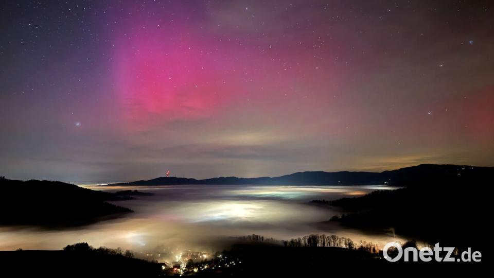 Polarlicht überm Wolkenteppich Bild: Valentin Gensch/dpa