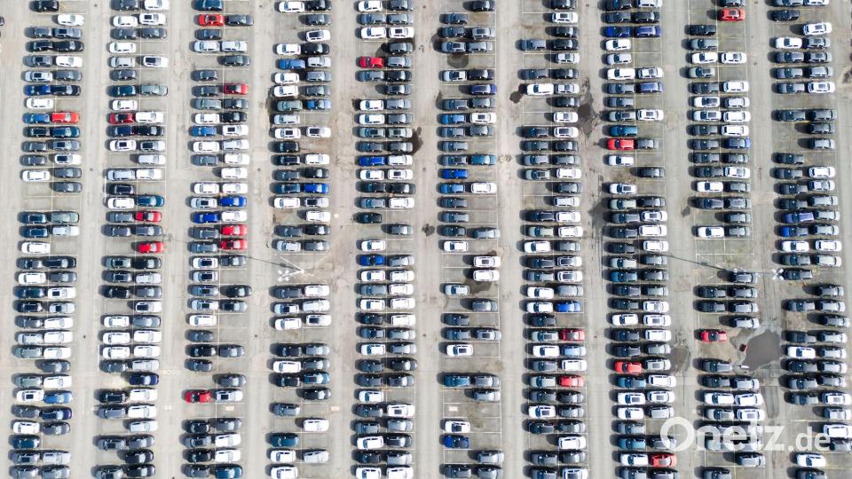 Die deutsche Autobranche trifft der Zollstreit besonders. (Symbolbild) Bild: Julian Stratenschulte/dpa