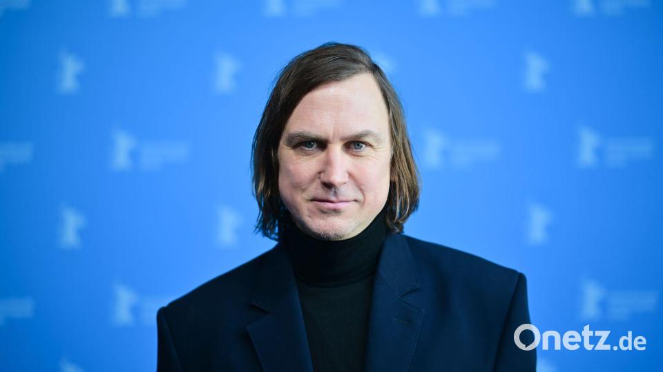 Eidinger ist auch DJ und fotografiert. (Archivbild) Bild: Sebastian Christoph Gollnow/dpa