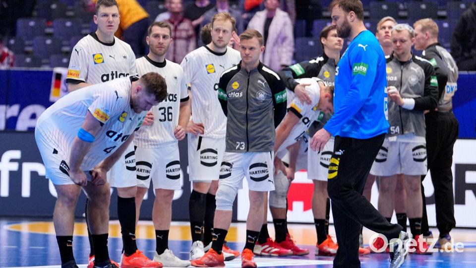 Pure Enttäuschung: Das DHB-Team nach der WM-Pleite gegen Portugal vor einem Jahr. (Archivbild) Bild: Soeren Stache/dpa