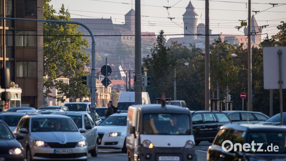 In Nürnberg gab es 2025 besonders starke Staus im inneren Stadtbereich. (Archivbild) Bild: Daniel Karmann/dpa