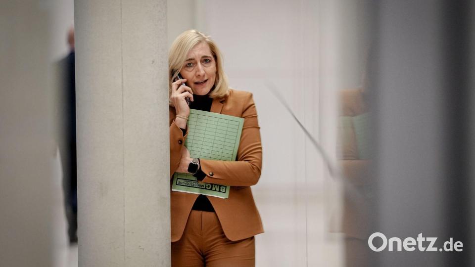 Gesundheitsministerin Warken plant eine große Pflegereform. (Archivbild) Bild: Kay Nietfeld/dpa