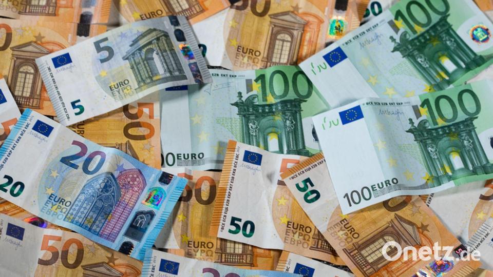 Jahr für Jahr klettert der sogenannte Finanzkraftausgleich auf neue Rekordwerte. (Symbolbild) Bild: Jens Büttner/dpa-Zentralbild/dpa