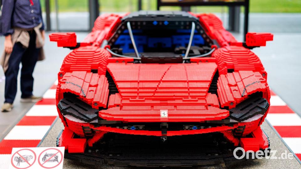 Erwachsene können sich Spielzeuge leisten, von denen sie als Kind nur träumen konnten. (Archivbild) Bild: Daniel Karmann/dpa