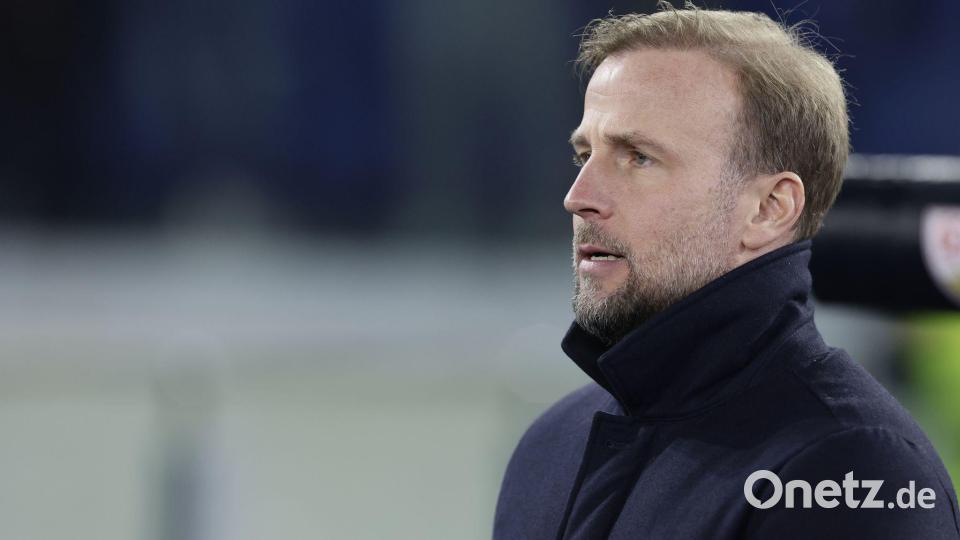 VfB-Trainer Sebastian Hoeneß sah, wie der VfB in Hälfte eins in Rückstand geriet. Bild: Antonio Balasco/LiveMedia-IPA/ZUMA Press Wire/dpa