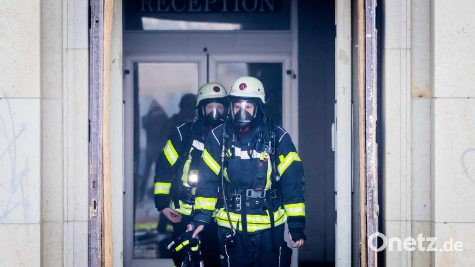 Mehr als 80 Kräfte sind im Einsatz. Bild: Christoph Soeder/dpa