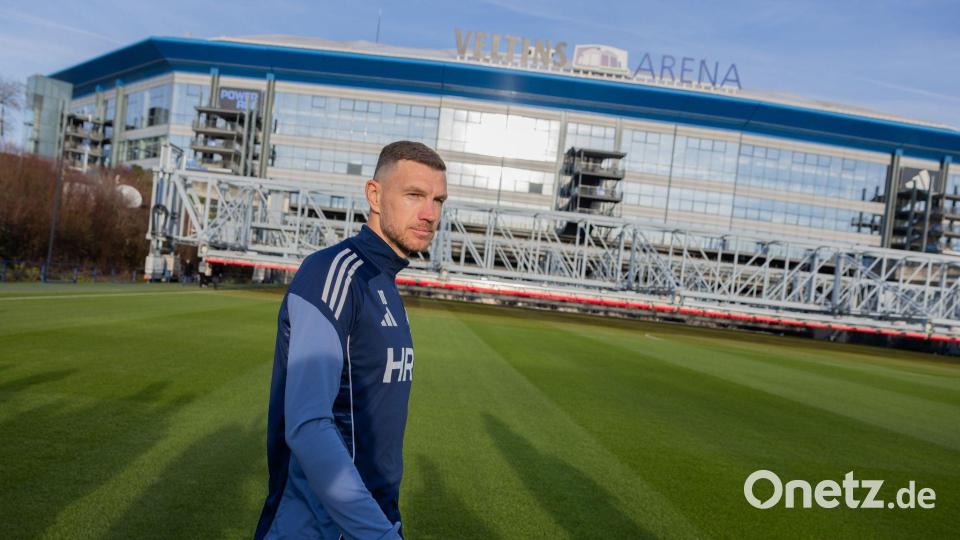 Edin Dzeko will Schalke zum Aufstieg verhelfen. Bild: Rolf Vennenbernd/dpa