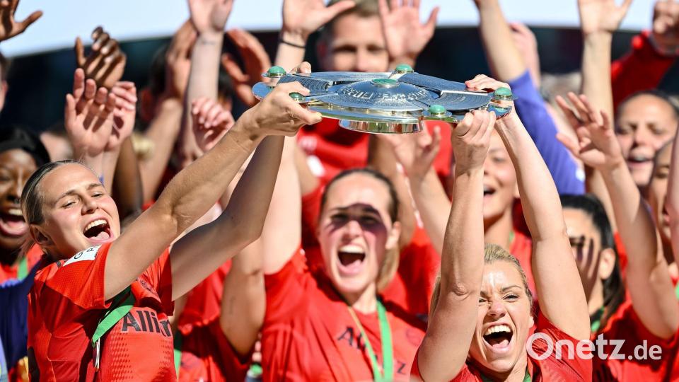 Die Fußballerinnen des FC Bayern sind wie ihre Club-Kollegen sportlich und beim Umsatz die Nummer eins Deutschland. (Archivbild) Bild: Harry Langer/dpa