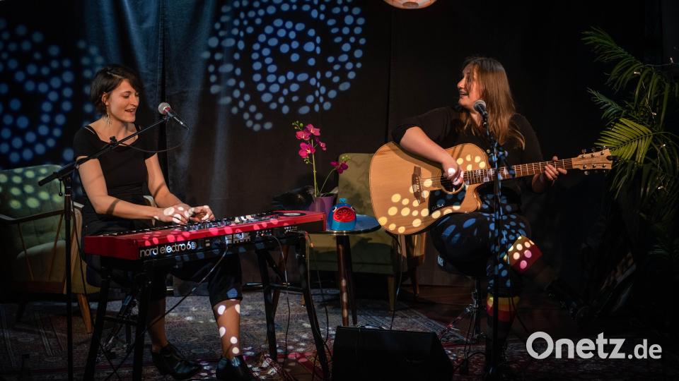 Das Duo "Fischer &amp; Rabe" eröffnet am Samstag das Frühjahrsprogramm im Schmidt-Haus. Bild: Anne Marenda