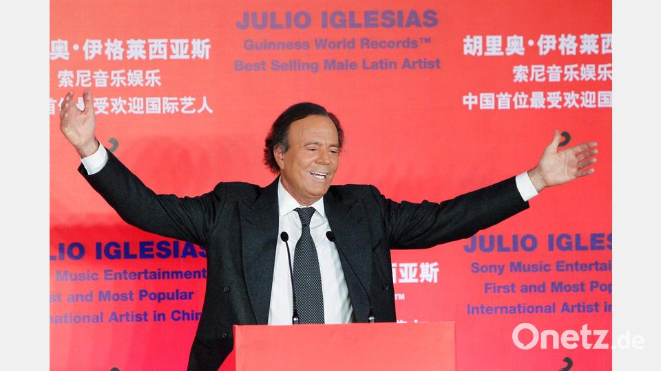 Julio Iglesias lebt seit Langem zurückgezogen in der Karibik. (Archivbild) Bild: How Hwee Young/EPA/dpa