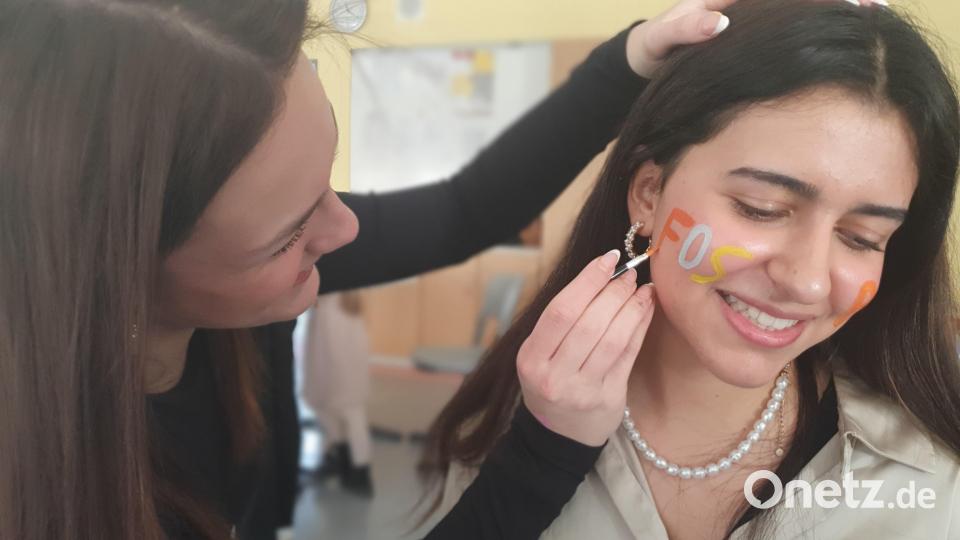 Kreatives Entertainment am Info-Tag der offenen Tür 2025. Bild: Heidi Selch-Witt