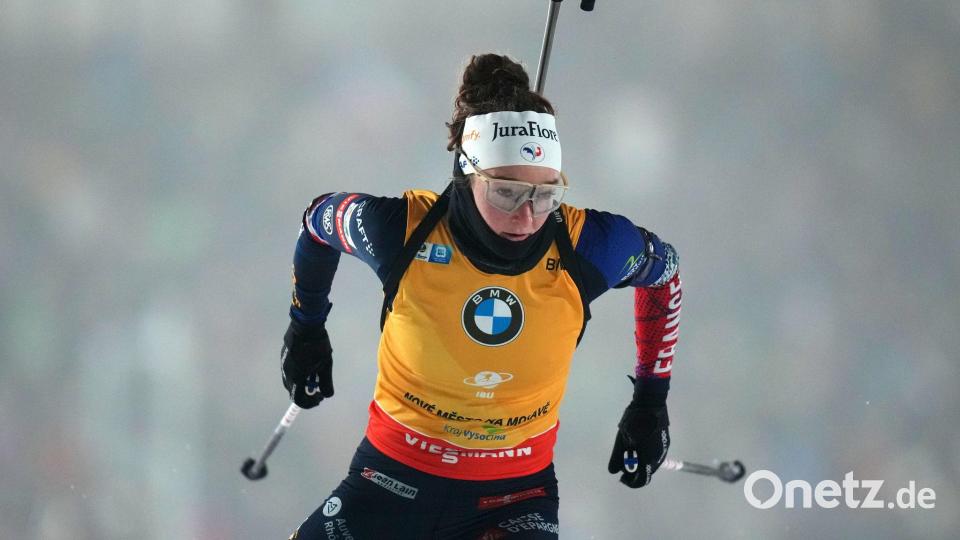 Rang zwei für die beste Athletin des Winters: Lou Jeanmonnot Bild: Petr David Josek/AP/dpa
