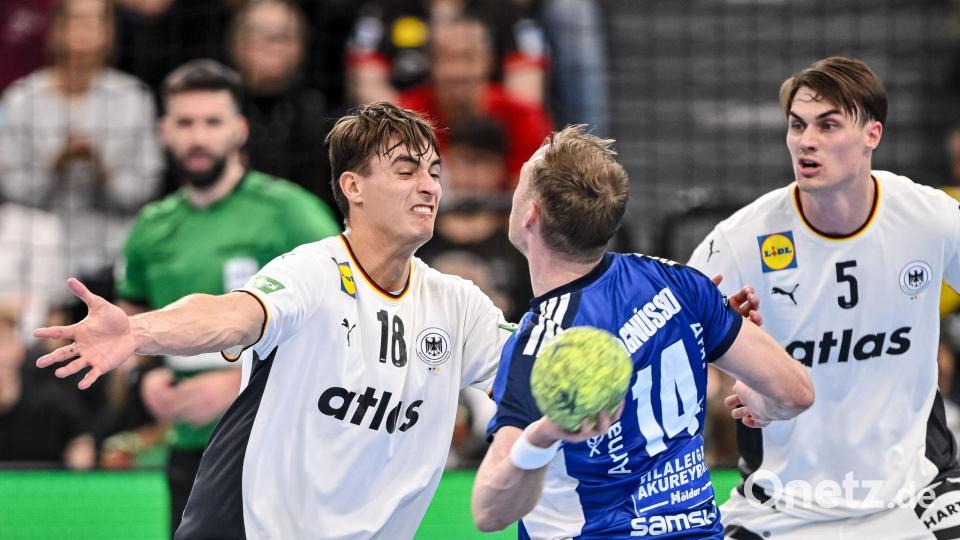Sehen sich sehr ähnlich: Miro Schluroff (r) und Julian Köster (l). (Archivbild) Bild: Harry Langer/dpa