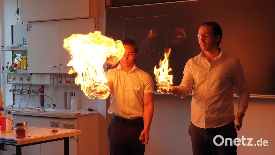 Info-Tag der offenen Tür 2025: Feuer und Flamme für die FOSBOS Amberg. Bild: Heidi Selch-Witt