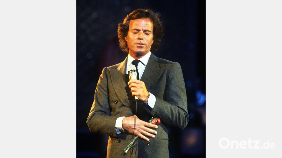Die spanische Staatsanwaltschaft hat Ermittlungen gegen Julio Iglesias eingestellt, weil sie nicht zuständig sei. Der spanische Sänger hatte die gegen ihn erhobenen Vorwürfe vehement zurückgewiesen. (Archivfoto) Bild: Martin Athenstädt/dpa