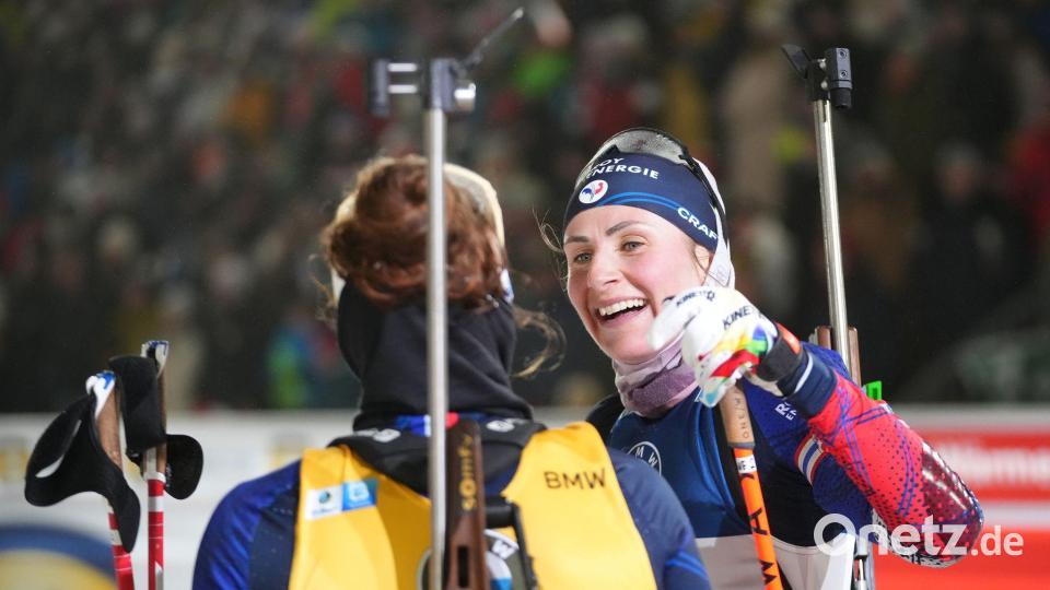 Nicht zu schlagen: Die beiden Französinnen Justine Braisaz-Bouchet und Lou Jeanmonnot Bild: Petr David Josek/AP/dpa