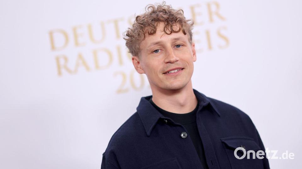 Tim Bendzko singt über den Mut, sich zu verändern. (Archivbild) Bild: Christian Charisius/dpa