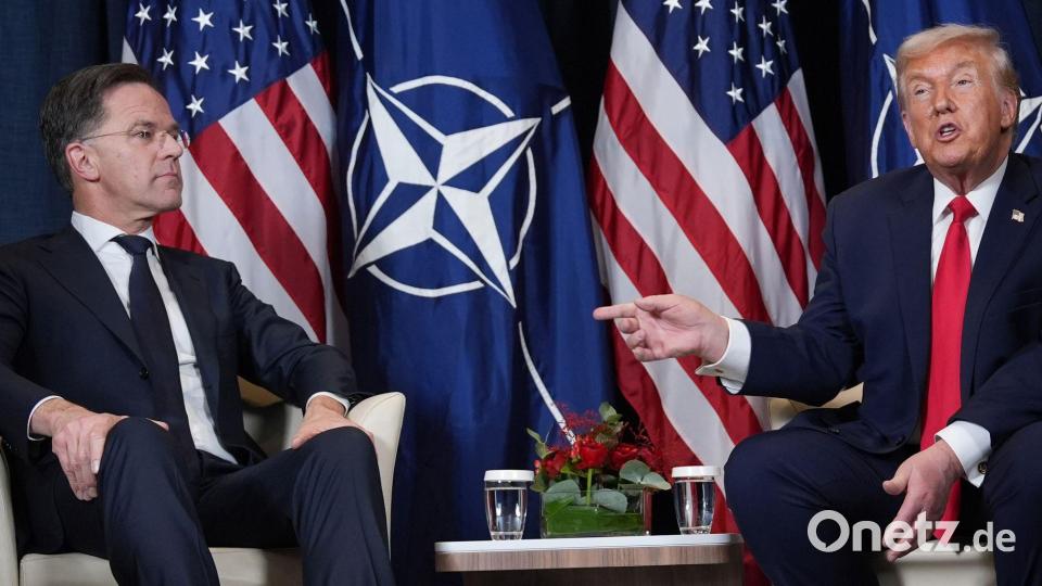 Verhandelte mit Trump (r.) über Grönland: Nato-Generalsekretär Rutte (l.). Bild: Evan Vucci/AP/dpa