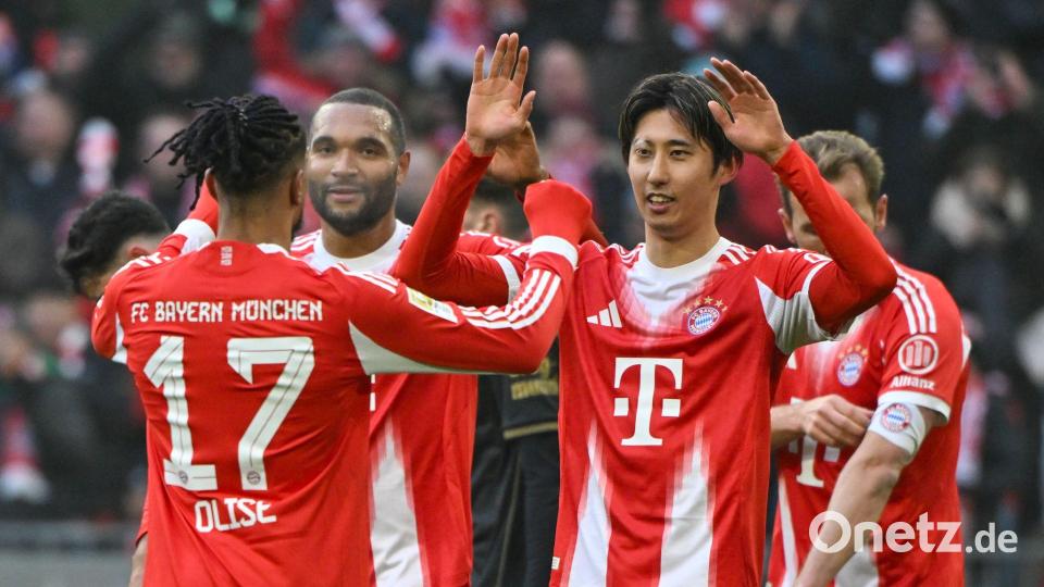 Hiroki Ito jubelt über sein Tor zum 1:0. Bild: Peter Kneffel/dpa