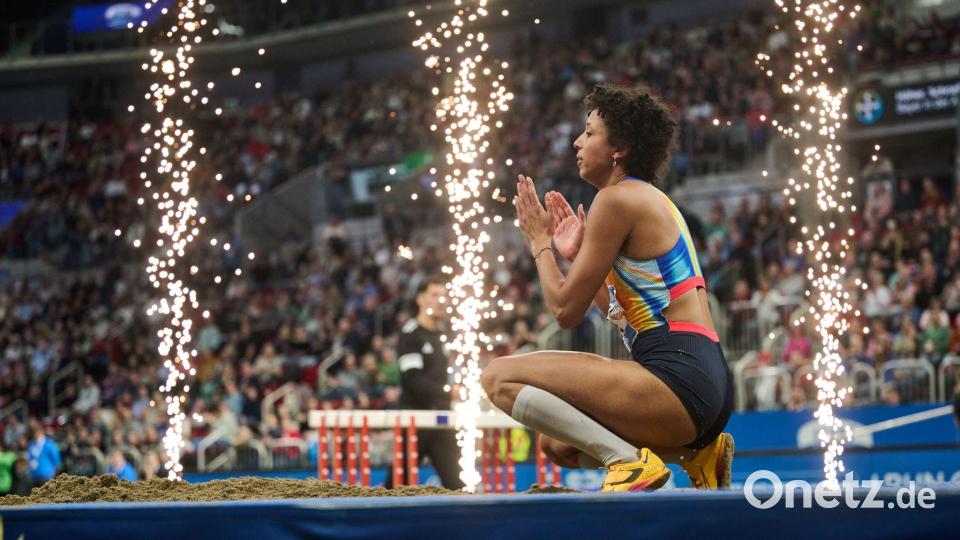 Malaika Mihambo tat sich zum Saisonauftakt in Düsseldorf schwer. Bild: Bernd Thissen/dpa
