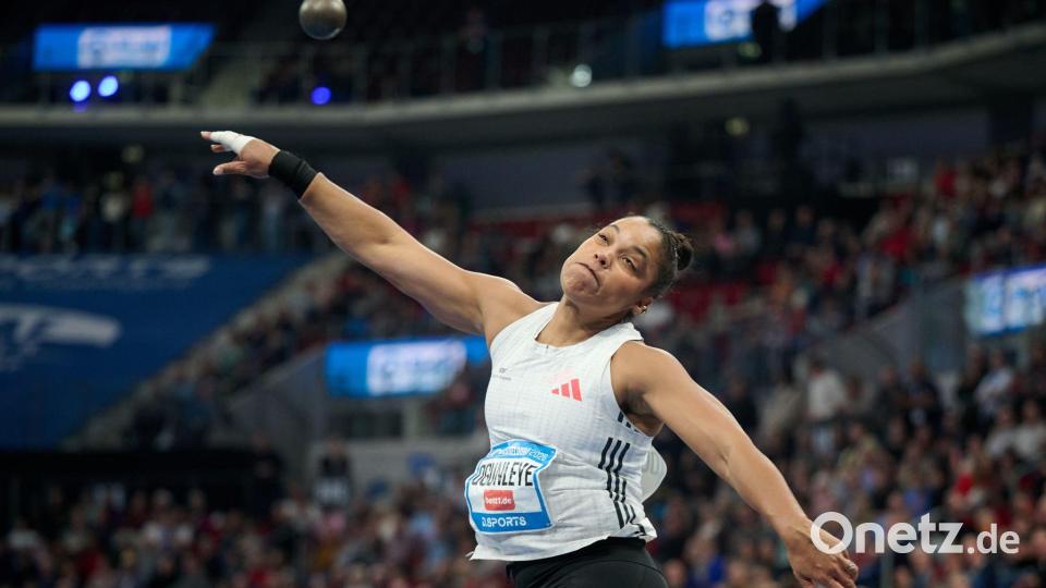 Kugelstoßerin Yemisi Ogunleye triumphierte wie schon im vergangenen Jahr beim Istaf Indoor in Düsseldorf. Bild: Bernd Thissen/dpa