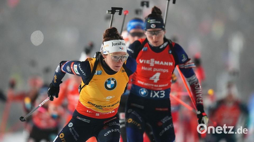Teil der dominierenden Nation: Lou Jeanmonnot und Justine Braisaz-Bouchet. Bild: Petr David Josek/AP/dpa