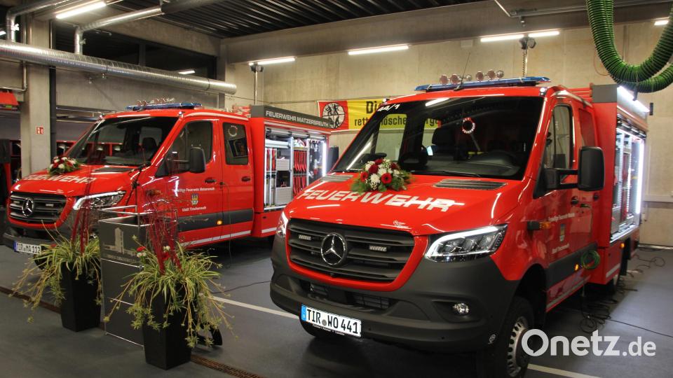Ein großer Tag für die Feuerwehren Matzersreuth und Wondreb. Ihre neuen Tragkraftspritzenfahrzeuge wurden am Samstag offiziell übergeben. Bild: kro